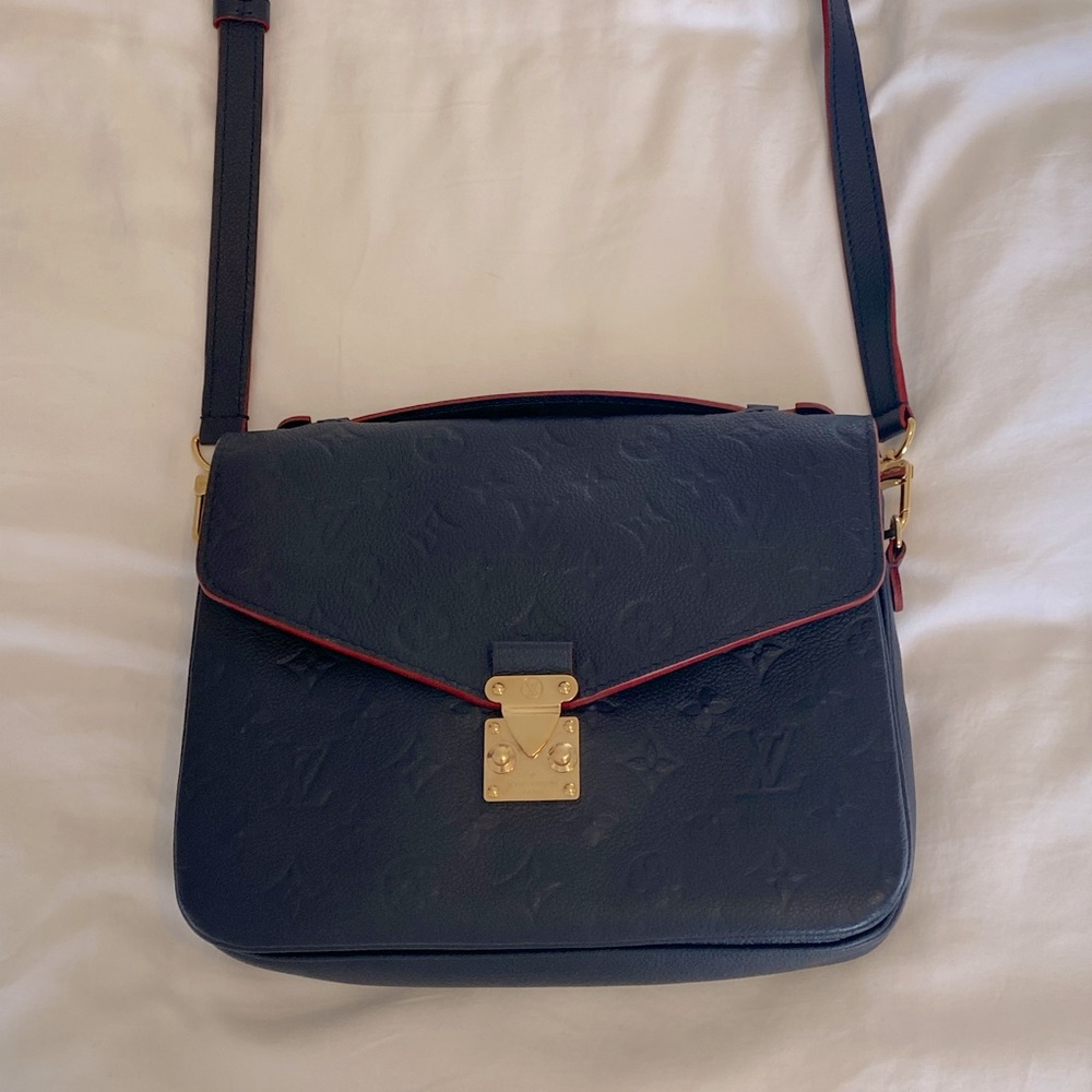 Louis Vuitton Pochette Metis handbag